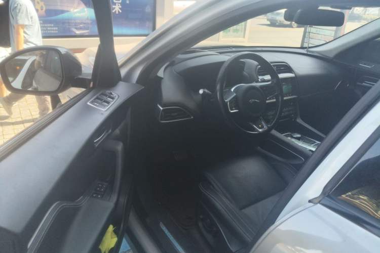 Used Jaguar F-PACE 2016 2.0T Two-Wheel-Drive R-Sport Sport Edition Driver Seat