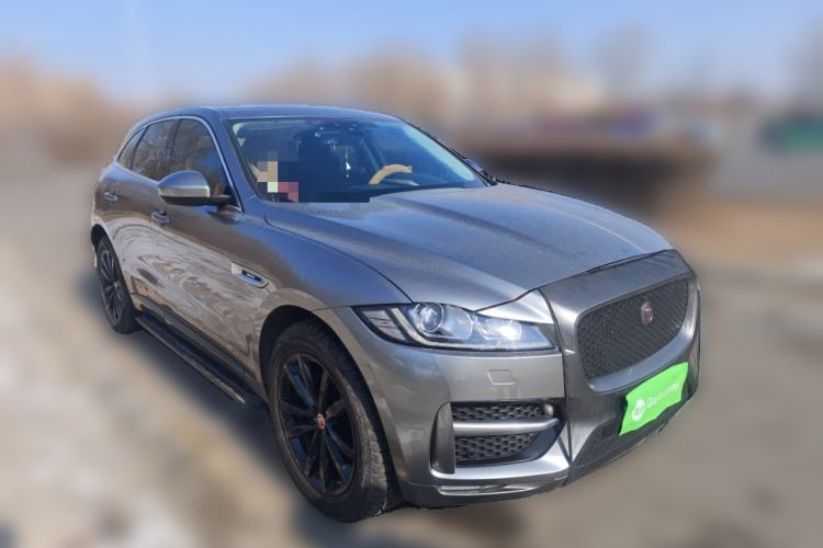 Used Jaguar F-PACE 2016 2.0T Two-Wheel-Drive R-Sport Sport Edition Front Right 45 Deg