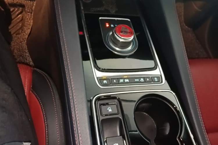 Used Jaguar F-PACE 2016 3.0 SC Four-Wheel Drive R-Sport Sport Edition Gear Lever
