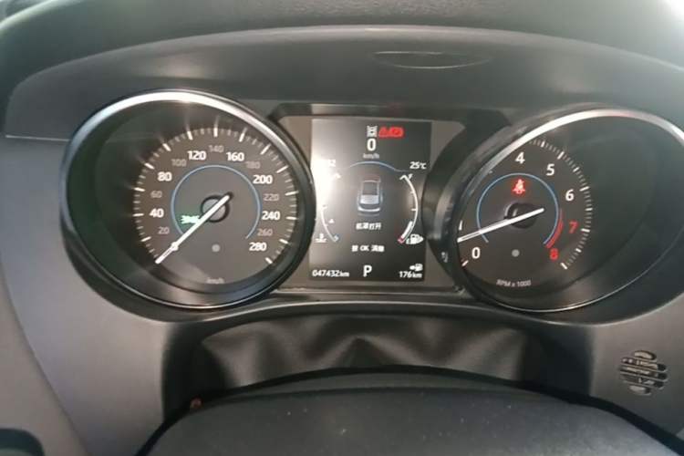 Used Jaguar F-PACE 2016 3.0 SC Four-Wheel Drive R-Sport Sport Edition Instrument Cluster