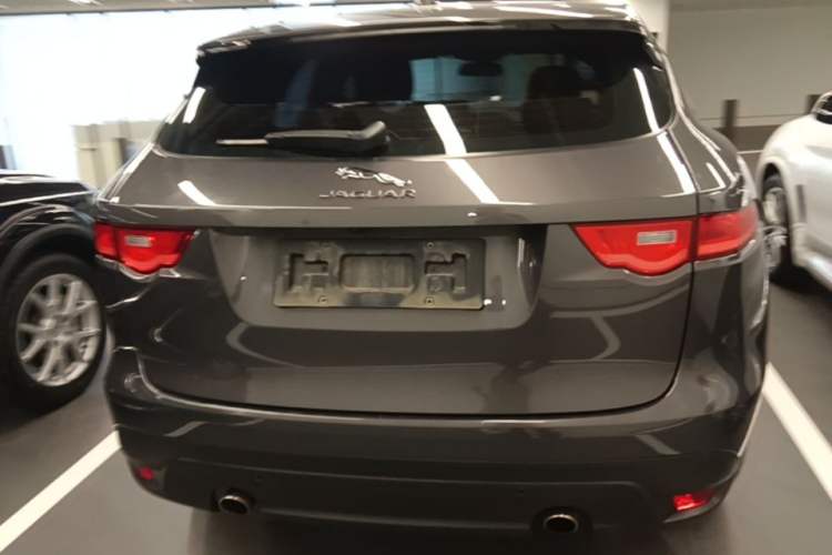 Used Jaguar F-PACE 2016 2.0T Two-Wheel Drive Urban Luxury Edition Rear