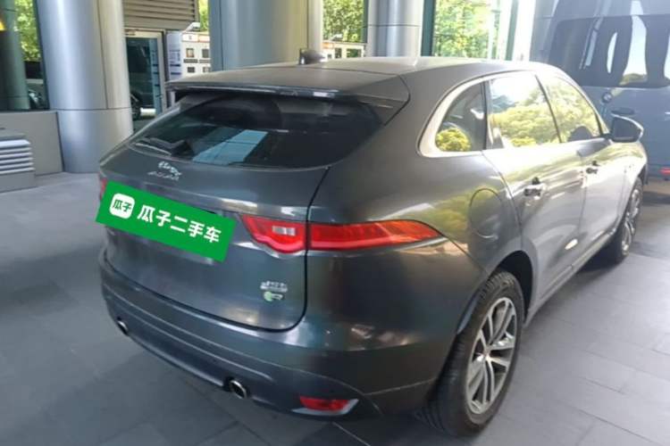 Used Jaguar F-PACE 2016 3.0 SC Four-Wheel Drive R-Sport Sport Edition Rear Right 45 Deg