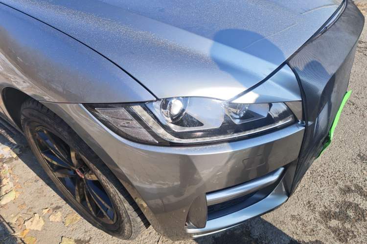 Used Jaguar F-PACE 2016 2.0T Two-Wheel-Drive R-Sport Sport Edition Right Front Headlight