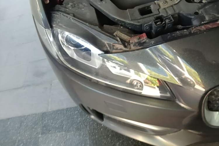 Used Jaguar F-PACE 2016 3.0 SC Four-Wheel Drive R-Sport Sport Edition Right Front Headlight