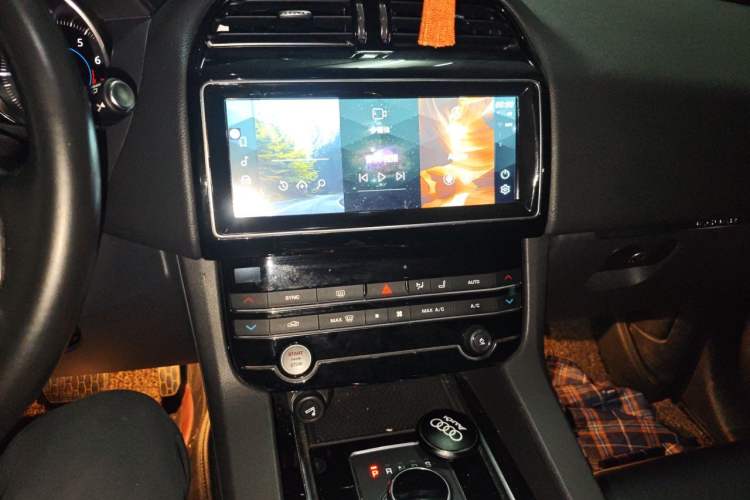 Used Jaguar F-PACE 2016 2.0T Two-Wheel Drive Urban Luxury Edition Audio And AC Panel