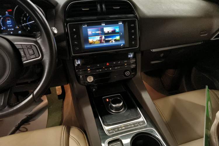 Used Jaguar F-PACE 2016 2.0T Two-Wheel Drive Urban Luxury Edition Audio And AC Panel