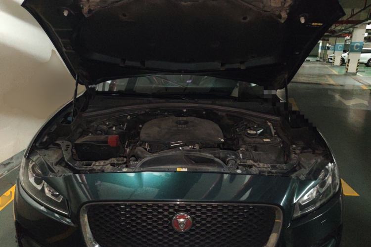 Used Jaguar F-PACE 2016 2.0T Two-Wheel Drive Urban Luxury Edition Engine Bay