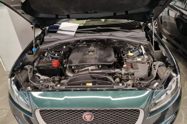 Used Jaguar F-PACE 2016 2.0T Two-Wheel Drive Urban Luxury Edition Engine Bay