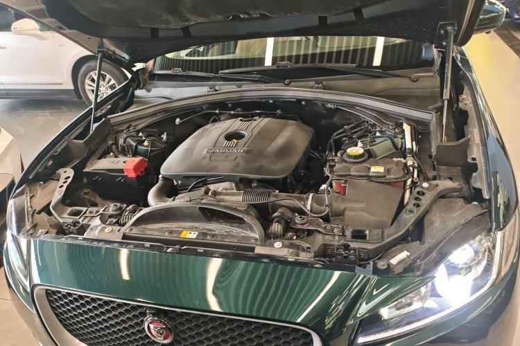 Used Jaguar F-PACE 2016 2.0T Two-Wheel Drive Urban Luxury Edition Engine Bay