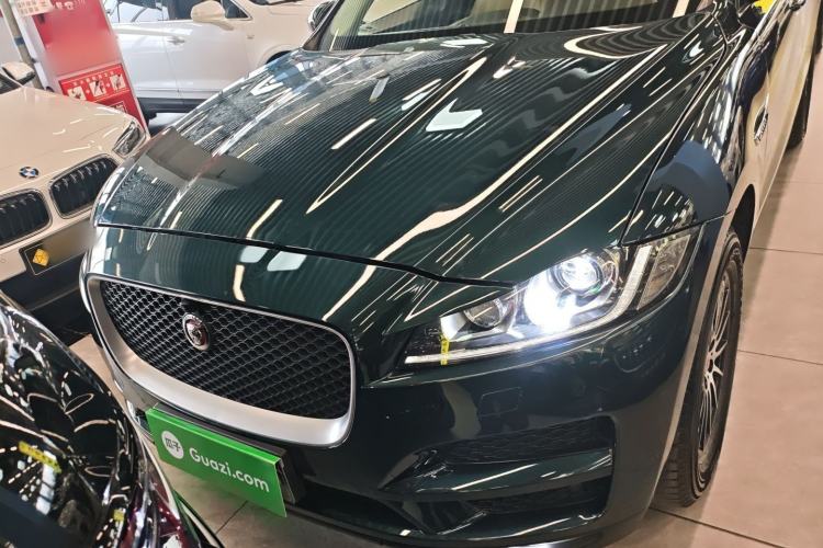 Used Jaguar F-PACE 2016 2.0T Two-Wheel Drive Urban Luxury Edition Front