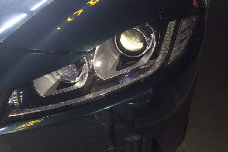Used Jaguar F-PACE 2016 2.0T Two-Wheel Drive Urban Luxury Edition Left Front Headlight