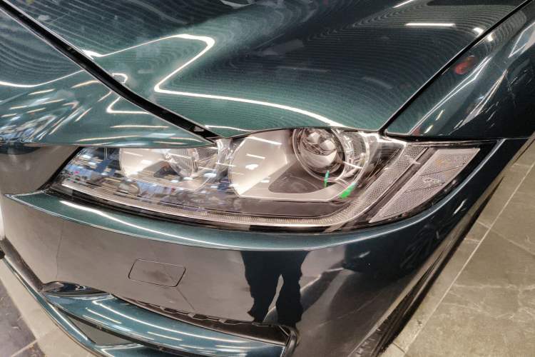 Used Jaguar F-PACE 2016 2.0T Two-Wheel Drive Urban Luxury Edition Left Front Headlight