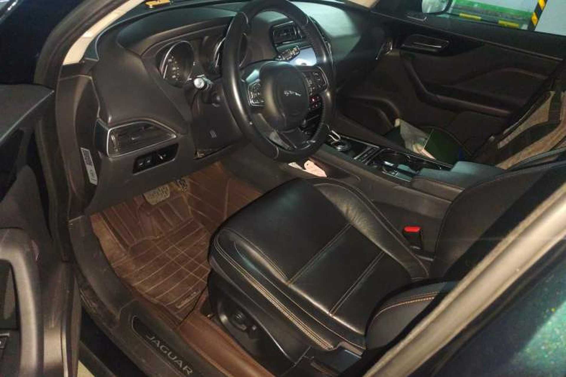 Used Jaguar F-PACE 2016 2.0T Two-Wheel Drive Urban Luxury Edition Left Front Seat