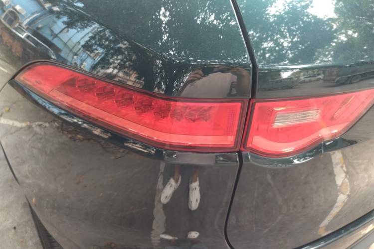 Used Jaguar F-PACE 2016 2.0T Two-Wheel Drive Urban Luxury Edition Left Rear Taillight