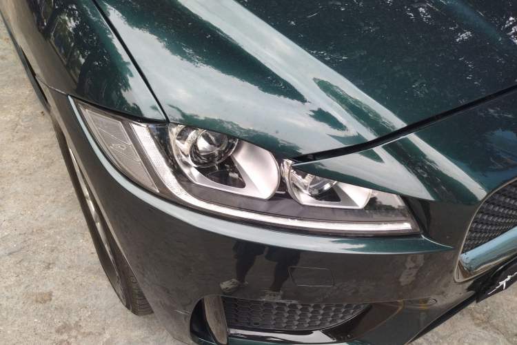 Used Jaguar F-PACE 2016 2.0T Two-Wheel Drive Urban Luxury Edition Right Front Headlight