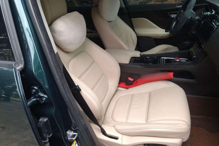 Used Jaguar F-PACE 2016 2.0T Two-Wheel Drive Urban Luxury Edition Right Front Seat