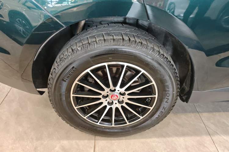 Used Jaguar F-PACE 2016 2.0T Two-Wheel Drive Urban Luxury Edition Right Rear Wheel Hub