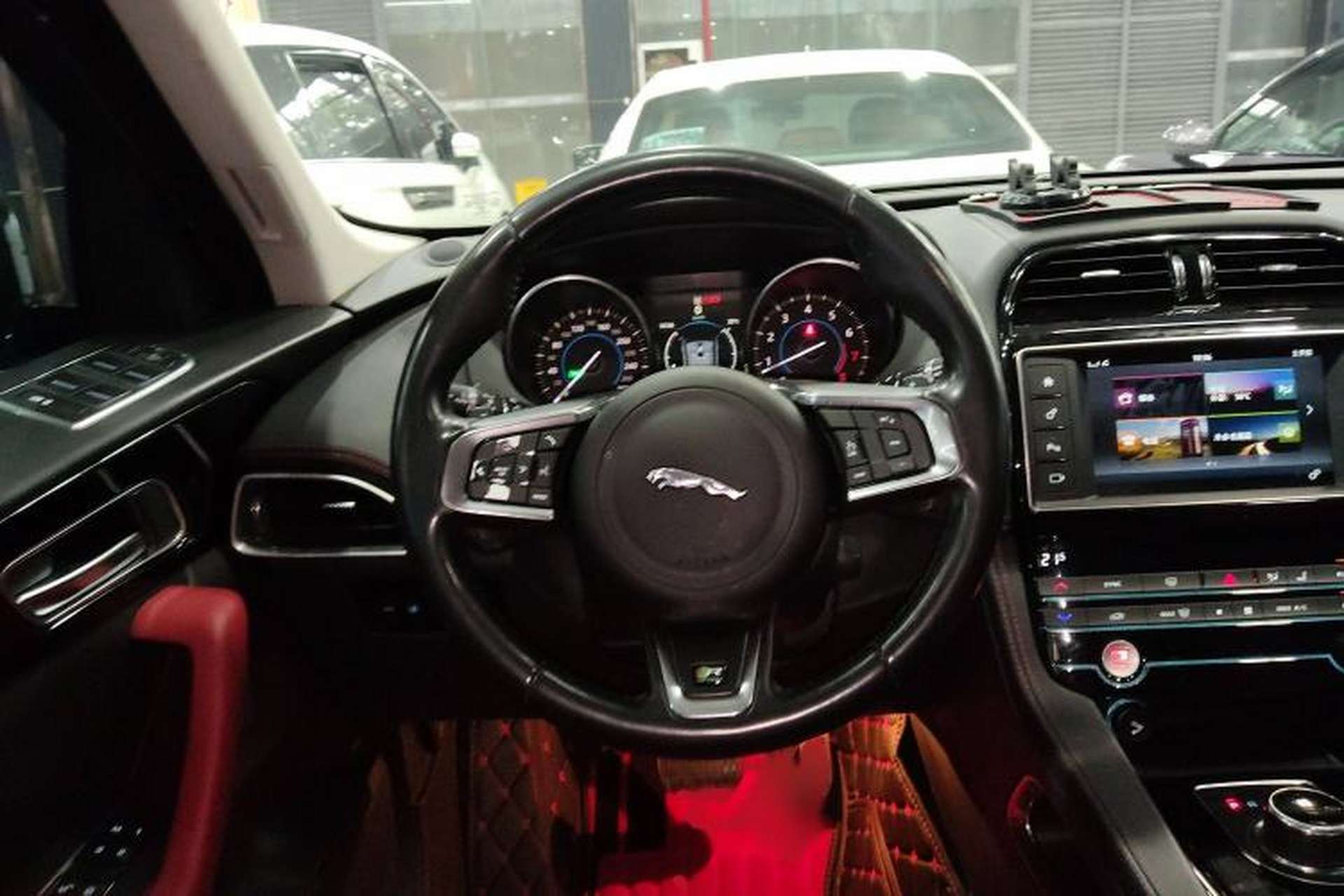 Used Jaguar F-PACE 2016 3.0 SC Four-Wheel Drive R-Sport Sport Edition Steering Wheel