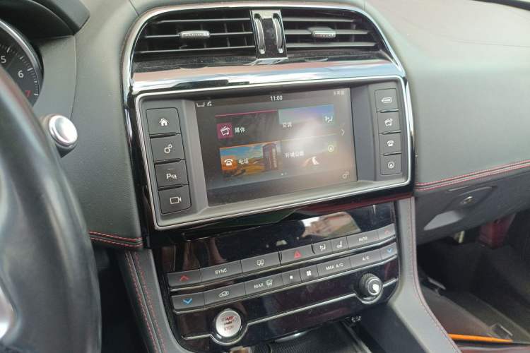 Used Jaguar F-PACE 2016 3.0 SC Four-Wheel Drive R-Sport Sport Edition Audio And AC Panel