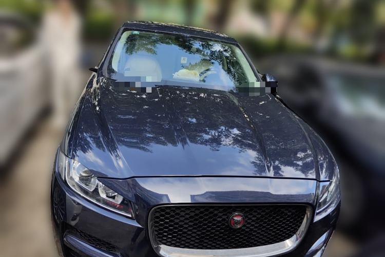 Used Jaguar F-PACE 2016 2.0T Two-Wheel Drive Urban Luxury Edition Front
