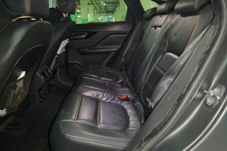 Used Jaguar F-PACE 2016 2.0T Two-Wheel Drive Urban Luxury Edition Left Rear Seat