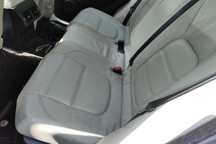 Used Jaguar F-PACE 2016 2.0T Two-Wheel Drive Urban Luxury Edition Left Rear Seat