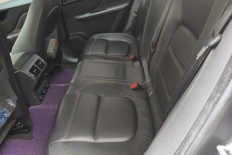 Used Jaguar F-PACE 2016 2.0T Two-Wheel Drive Urban Luxury Edition Left Rear Seat