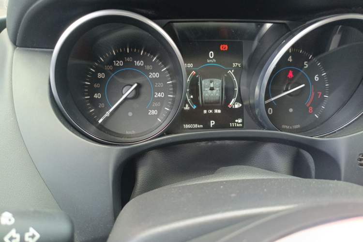 Used Jaguar F-PACE 2016 3.0 SC Four-Wheel Drive R-Sport Sport Edition Odometer Close Up