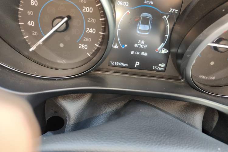 Used Jaguar F-PACE 2016 2.0T Two-Wheel Drive Urban Luxury Edition Odometer Close Up