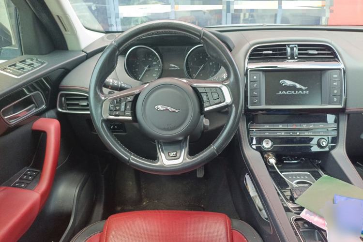 Used Jaguar F-PACE 2016 3.0 SC Four-Wheel Drive R-Sport Sport Edition Steering Wheel