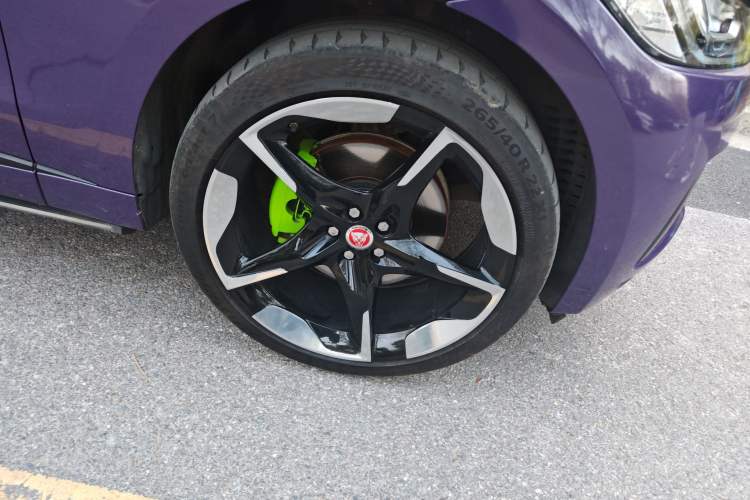 Used Jaguar F-PACE 2016 3.0 SC Four-Wheel Drive R-Sport Sport Edition Right Front Wheel Hub