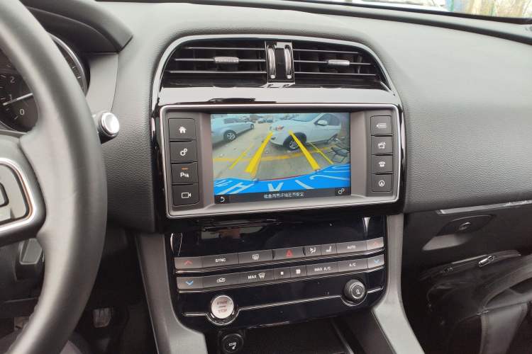 Used Jaguar F-PACE 2016 2.0T Two-Wheel Drive Urban Luxury Edition Audio And AC Panel
