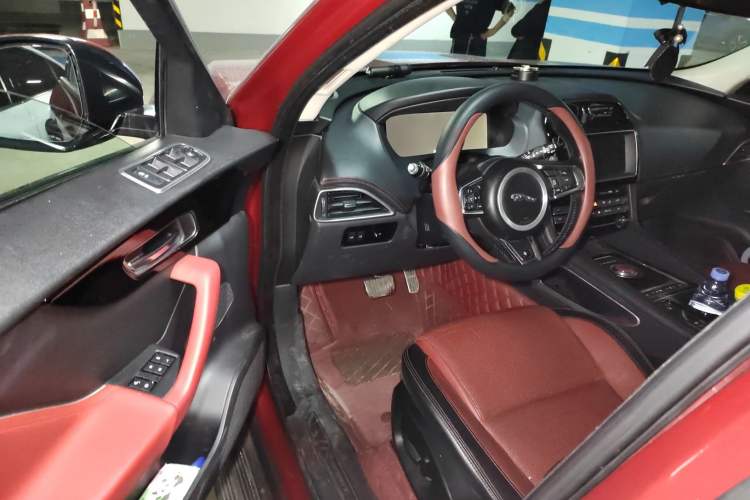 Used Jaguar F-PACE 2016 2.0T Two-Wheel-Drive R-Sport Sport Edition Driver Seat