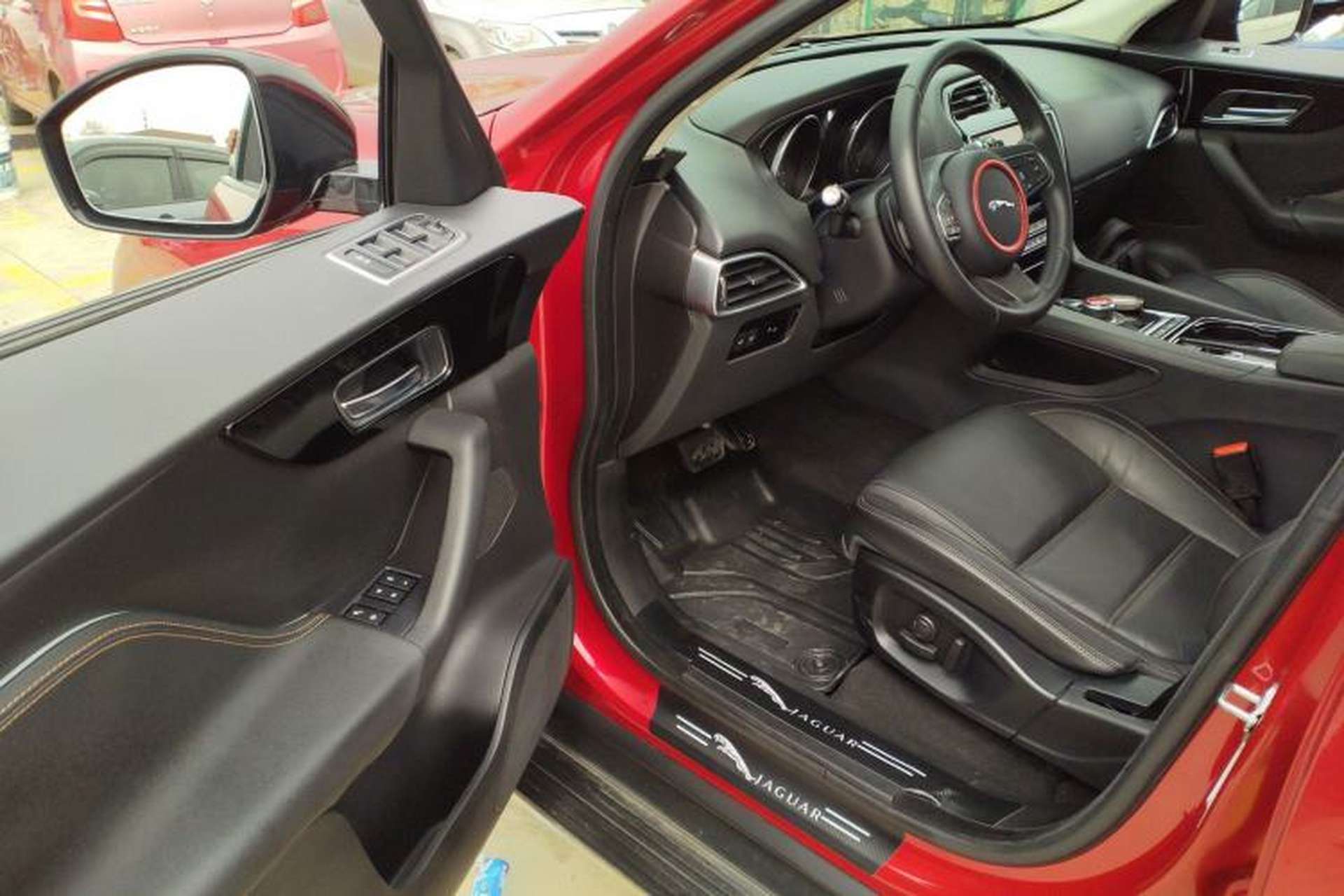 Used Jaguar F-PACE 2016 2.0T Two-Wheel Drive Urban Luxury Edition Driver Seat