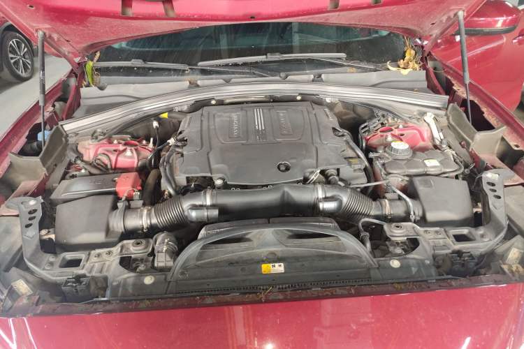 Used Jaguar F-PACE 2016 3.0 SC Four-Wheel Drive R-Sport Sport Edition Engine Bay