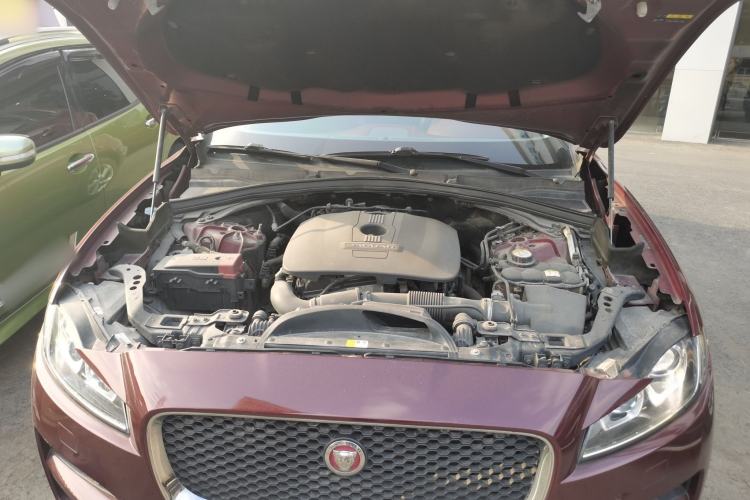 Used Jaguar F-PACE 2016 2.0T Two-Wheel Drive Urban Luxury Edition Engine Bay