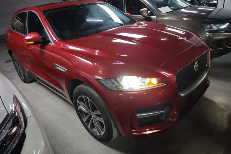 Used Jaguar F-PACE 2016 2.0T Two-Wheel-Drive R-Sport Sport Edition Exterior 2