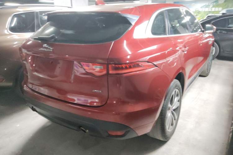 Used Jaguar F-PACE 2016 2.0T Two-Wheel-Drive R-Sport Sport Edition Exterior 3