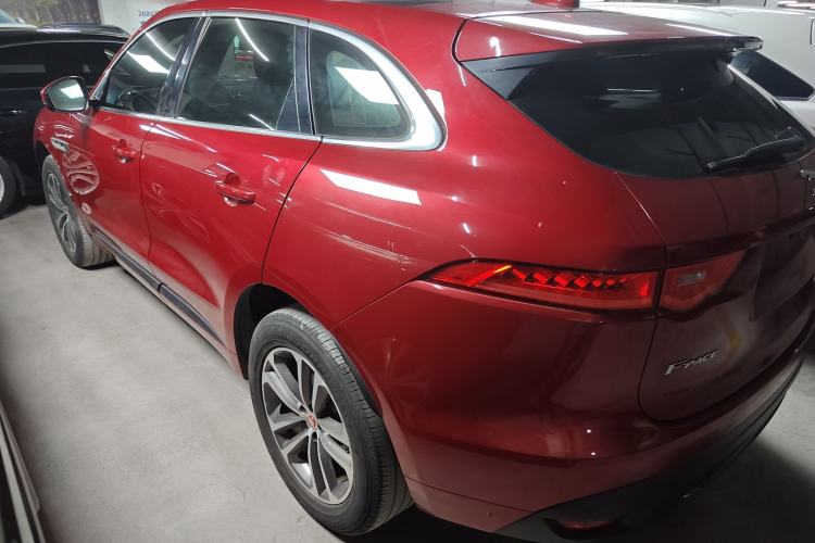 Used Jaguar F-PACE 2016 2.0T Two-Wheel-Drive R-Sport Sport Edition Exterior 3