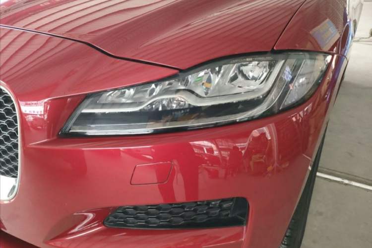 Used Jaguar F-PACE 2016 2.0T Two-Wheel Drive Urban Luxury Edition Exterior 6