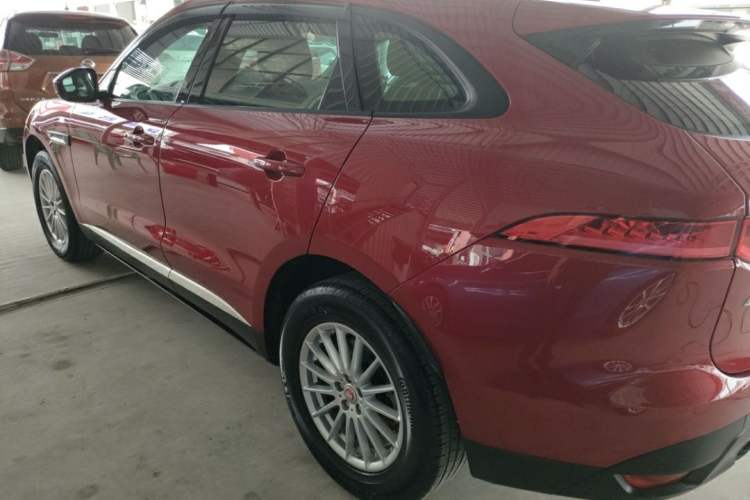 Used Jaguar F-PACE 2016 2.0T Two-Wheel Drive Urban Luxury Edition Exterior 7