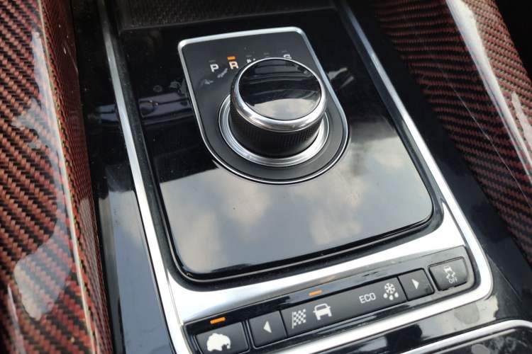 Used Jaguar F-PACE 2016 2.0T Two-Wheel Drive Urban Luxury Edition Gear Lever