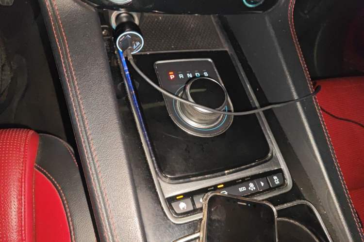 Used Jaguar F-PACE 2016 2.0T Two-Wheel-Drive R-Sport Sport Edition Gear Lever