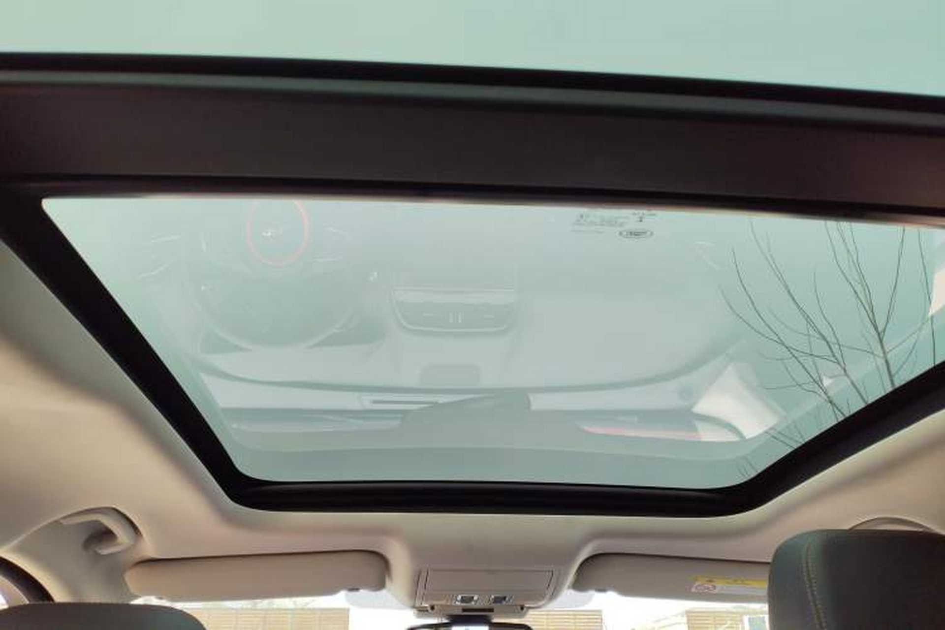 Used Jaguar F-PACE 2016 2.0T Two-Wheel Drive Urban Luxury Edition Headliner