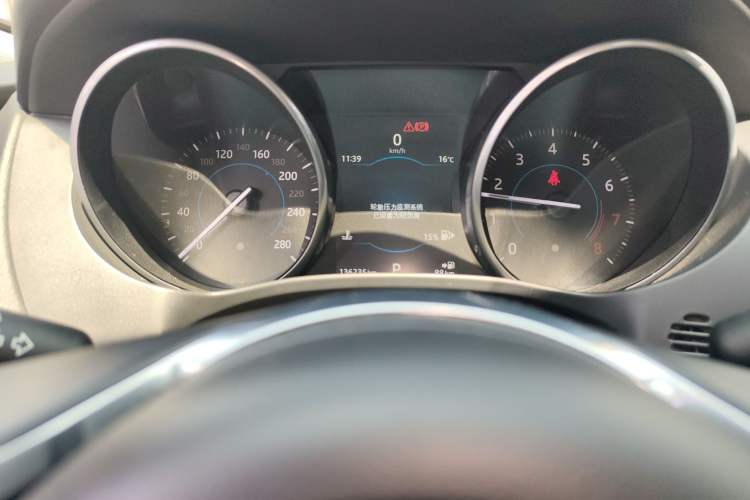 Used Jaguar F-PACE 2016 3.0 SC Four-Wheel Drive R-Sport Sport Edition Instrument Cluster