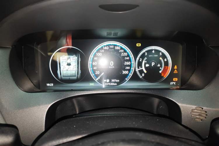 Used Jaguar F-PACE 2016 2.0T Two-Wheel-Drive R-Sport Sport Edition Instrument Cluster