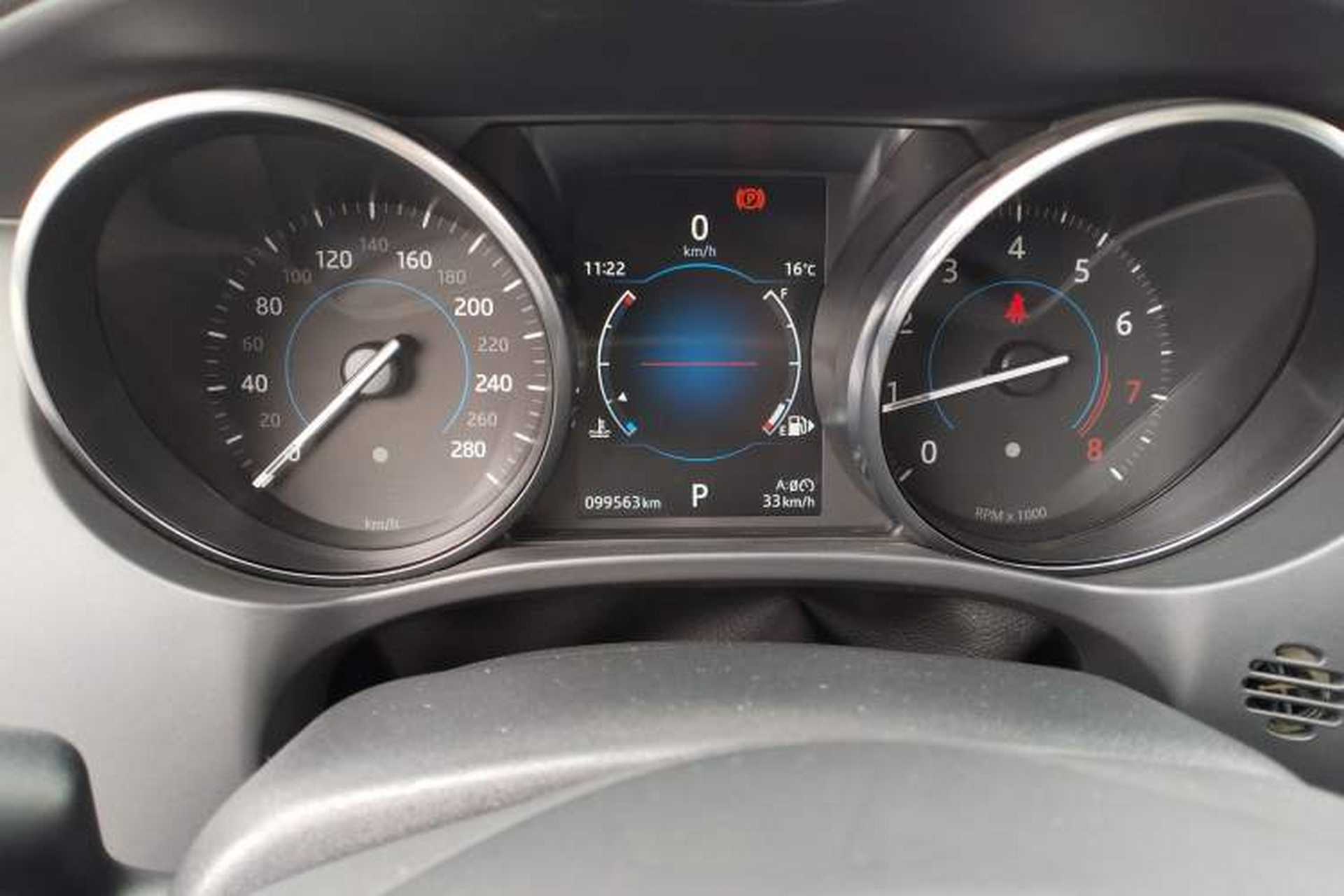 Used Jaguar F-PACE 2016 2.0T Two-Wheel Drive Urban Luxury Edition Instrument Cluster