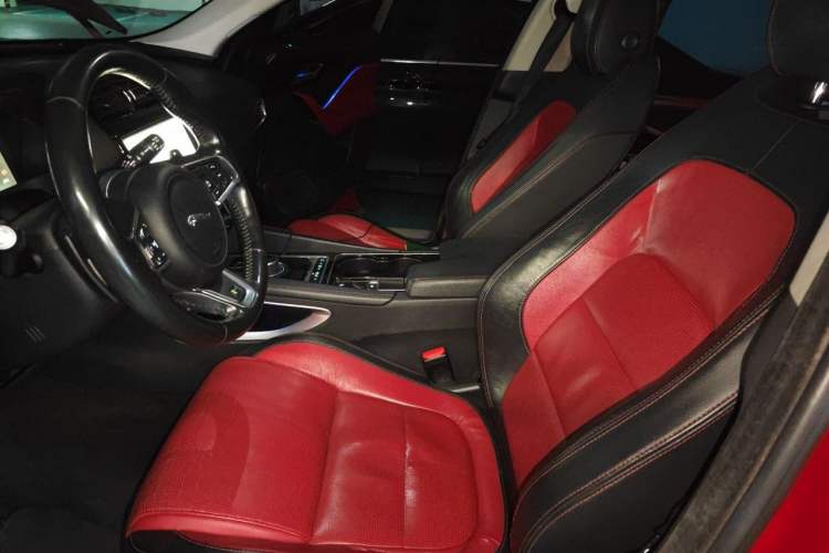 Used Jaguar F-PACE 2016 2.0T Two-Wheel-Drive R-Sport Sport Edition Left Front Seat