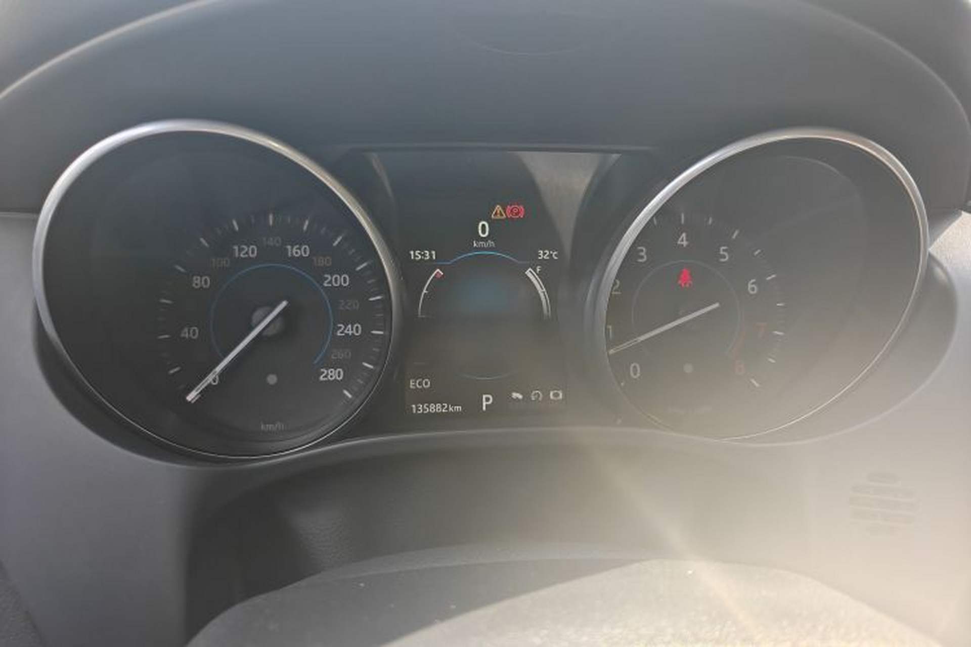 Used Jaguar F-PACE 2016 3.0 SC Four-Wheel Drive R-Sport Sport Edition Odometer Close Up