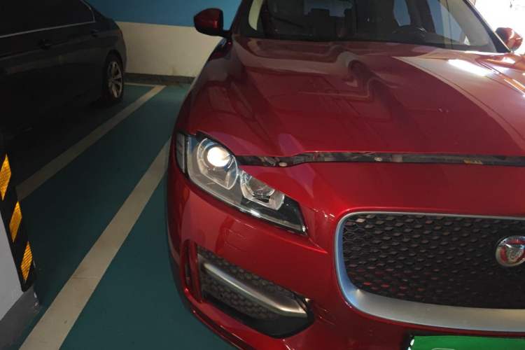 Used Jaguar F-PACE 2016 2.0T Two-Wheel-Drive R-Sport Sport Edition Right Front Headlight